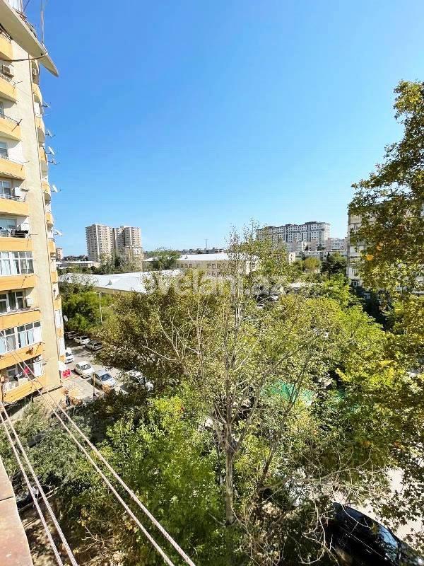 Satılır, köhnə tikili, 3 otaqlı, 80 m², Bakı, Nizami r, 8-ci kilometr q, Neftçilər m.