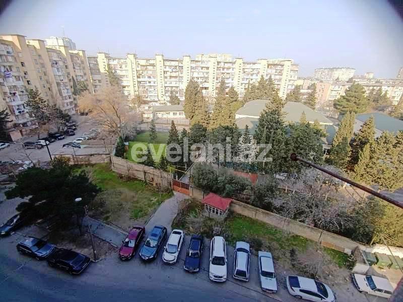 Satılır, köhnə tikili, 3 otaqlı, 80 m², Bakı, Nizami r, 8-ci kilometr q, Neftçilər m.