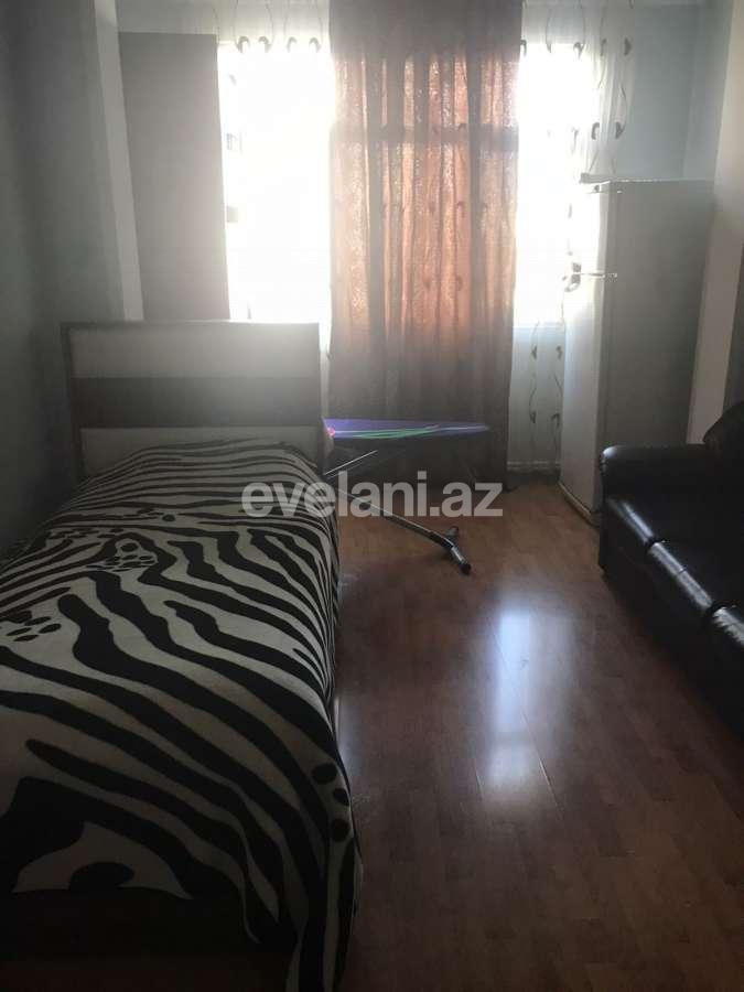 Satılır, köhnə tikili, 4 otaqlı, 120 m², Bakı, Binəqədi r, 8-ci mikrorayon q, Azadlıq prospekti m.