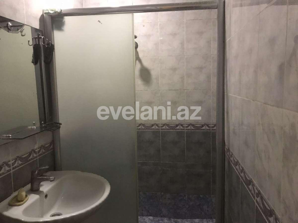 Satılır, köhnə tikili, 4 otaqlı, 120 m², Bakı, Binəqədi r, 8-ci mikrorayon q, Azadlıq prospekti m.