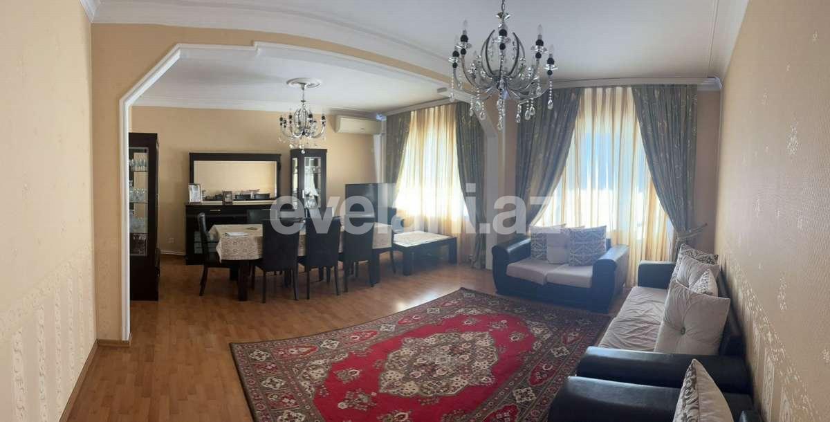 Satılır, köhnə tikili, 4 otaqlı, 120 m², Bakı, Binəqədi r, 8-ci mikrorayon q, Azadlıq prospekti m.