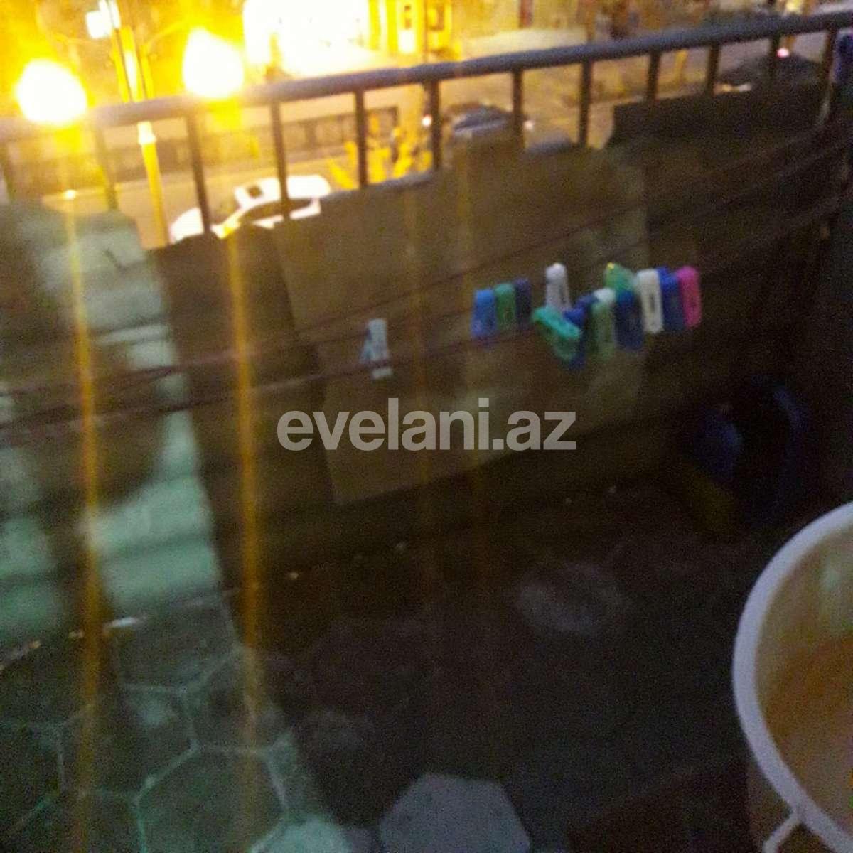 Satılır, köhnə tikili, 2 otaqlı, 59.99 m², Bakı, Yasamal r, Elmlər Akademiyası m.