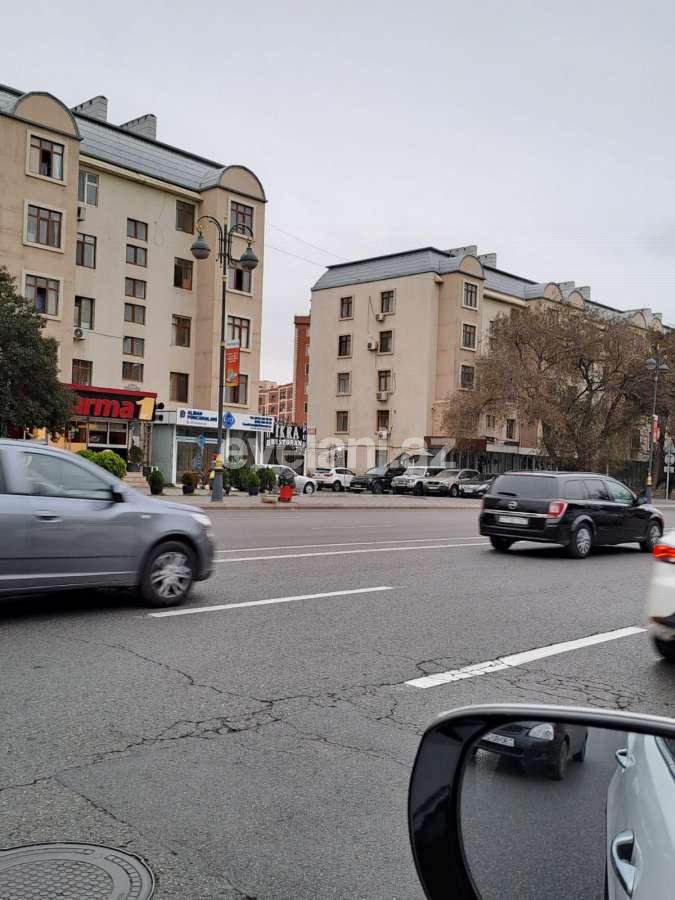 Satılır, köhnə tikili, 5 otaqlı, 65 m², Bakı, Nərimanov r, Azadlıq prospekti m.