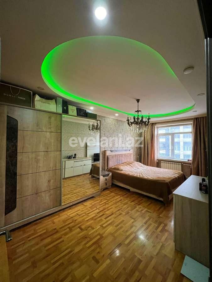 Satılır, köhnə tikili, 3 otaqlı, 80 m², Bakı, Nəsimi r, 8 Noyabr m.