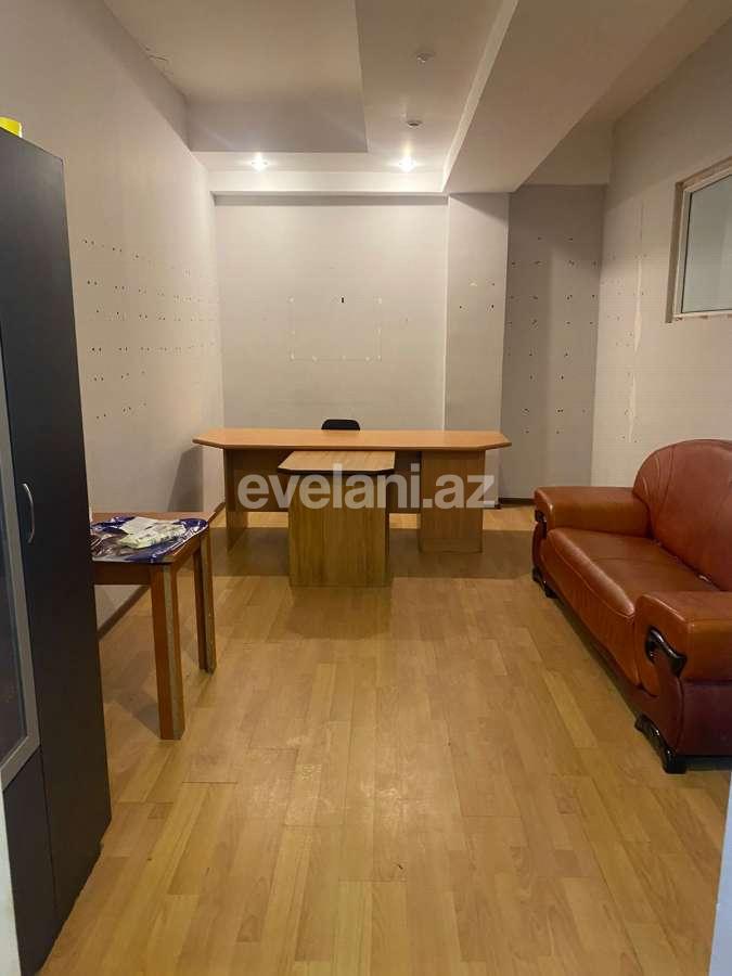 Сдаётся, офис, 5-комнаты, 200 m², Баку, Хатаинский r, Шах Исмаил Хатаи m.