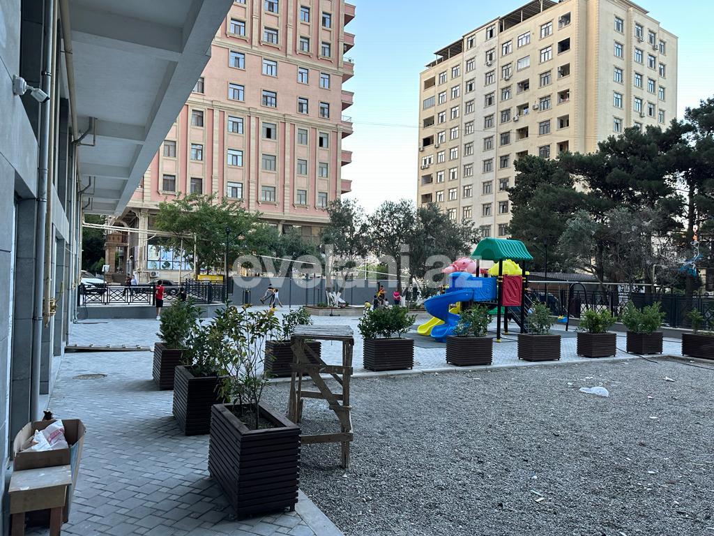 Satılır, yeni tikili, 3 otaqlı, 63 m², Bakı, Nəsimi r, 4-cü mikrorayon q, Memar Əcəmi m.