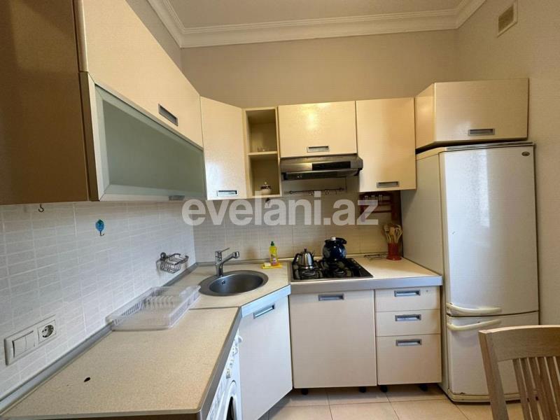 Satılır, köhnə tikili, 3 otaqlı, 80 m², Bakı, Səbail r, Sahil m.