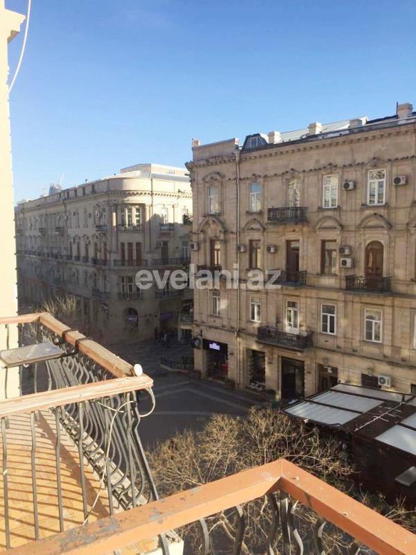 Satılır, köhnə tikili, 3 otaqlı, 80 m², Bakı, Səbail r, Sahil m.