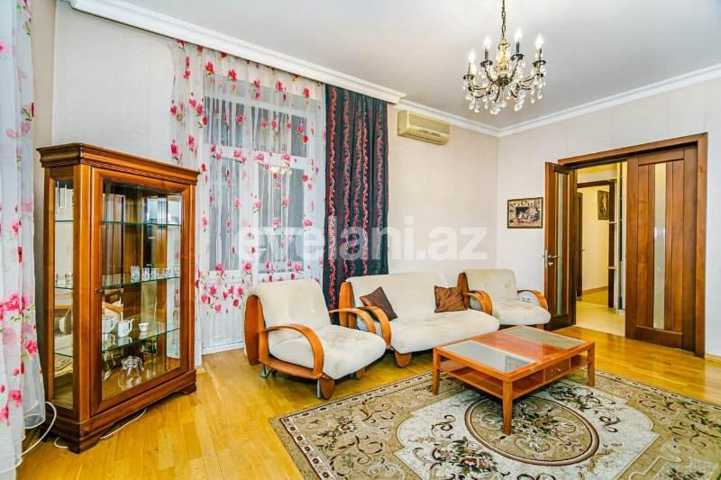 Satılır, köhnə tikili, 3 otaqlı, 80 m², Bakı, Səbail r, Sahil m.