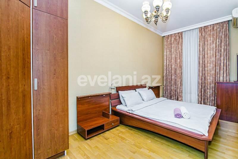 Satılır, köhnə tikili, 3 otaqlı, 80 m², Bakı, Səbail r, Sahil m.