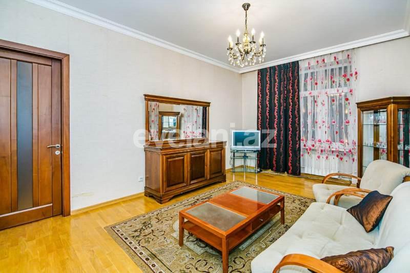 Satılır, köhnə tikili, 3 otaqlı, 80 m², Bakı, Səbail r, Sahil m.