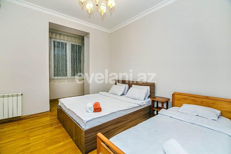 Satılır, köhnə tikili, 3 otaqlı, 80 m², Bakı, Səbail r, Sahil m.