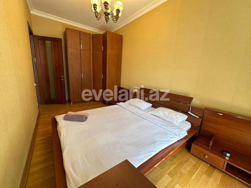 Satılır, köhnə tikili, 3 otaqlı, 80 m², Bakı, Səbail r, Sahil m.