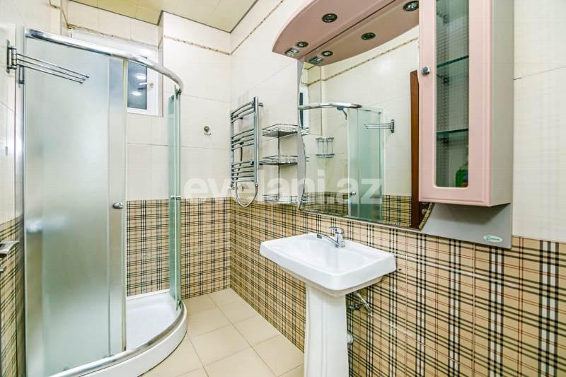 Satılır, köhnə tikili, 3 otaqlı, 80 m², Bakı, Səbail r, Sahil m.