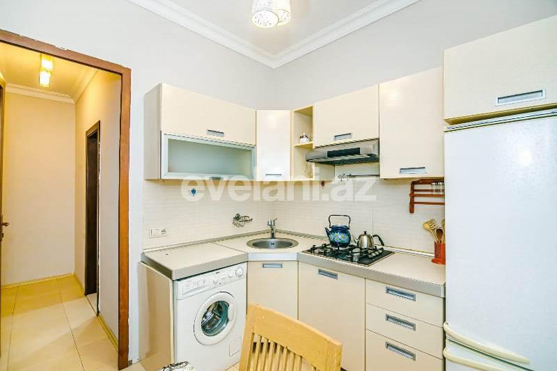 Satılır, köhnə tikili, 3 otaqlı, 80 m², Bakı, Səbail r, Sahil m.
