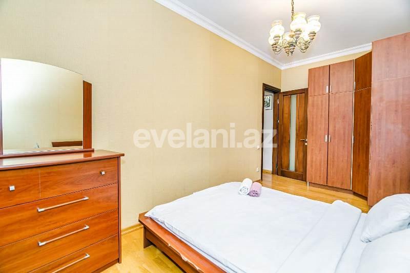 Satılır, köhnə tikili, 3 otaqlı, 80 m², Bakı, Səbail r, Sahil m.