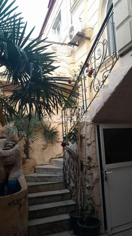 Сдаётся, дом / дача, 3-комнаты, 270 m², Баку, Бинагадинский r, 6-й микрорайон p, Насими m.