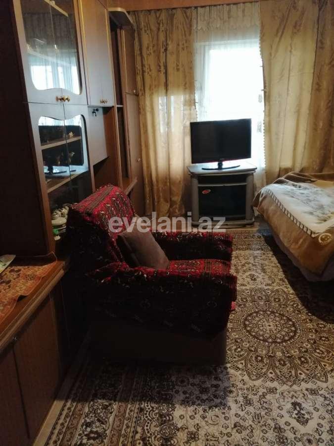 Satılır, köhnə tikili, 2 otaqlı, 60 m², Bakı, Binəqədi r, 8-ci mikrorayon q, Azadlıq prospekti m.