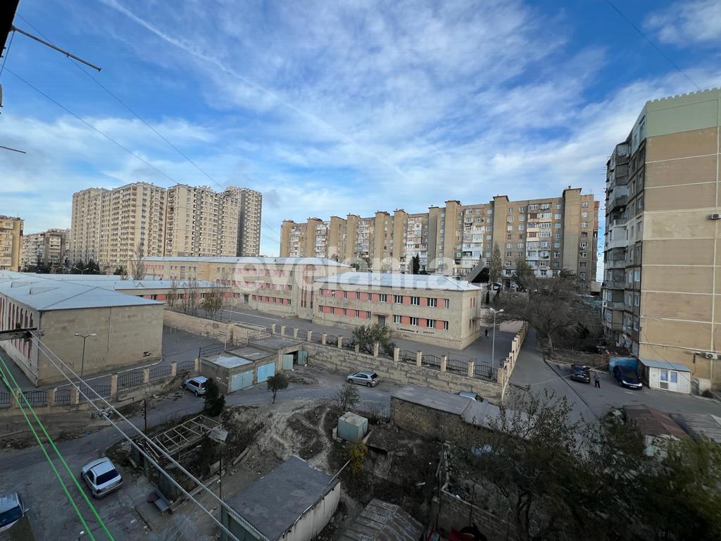 Satılır, köhnə tikili, 3 otaqlı, 80 m², Bakı, Suraxanı r, Yeni Günəşli q.
