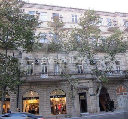 Kirayə verilir, köhnə tikili, 2 otaqlı, 40 m², Bakı, Səbail r, Sahil m.