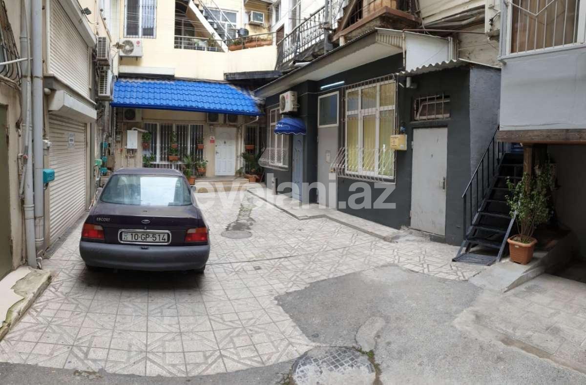 Rent, old building, 3 room, 80 m², Baku, Sabail r, Sahil m.