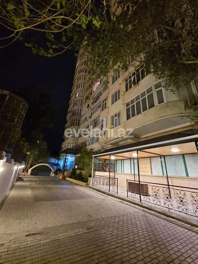 Satılır, yeni tikili, 3 otaqlı, 90 m², Bakı, Nəsimi r, 4-cü mikrorayon q, Memar Əcəmi m.
