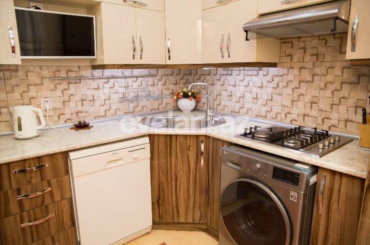 Satılır, yeni tikili, 4 otaqlı, 95 m², Bakı, Yasamal r, İnşaatçılar m.