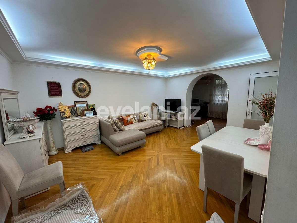 Satılır, köhnə tikili, 2 otaqlı, 55 m², Bakı, Nəsimi r.