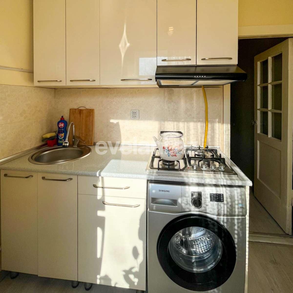 Satılır, köhnə tikili, 1 otaqlı, 35 m², Bakı, Nərimanov r, Gənclik m.