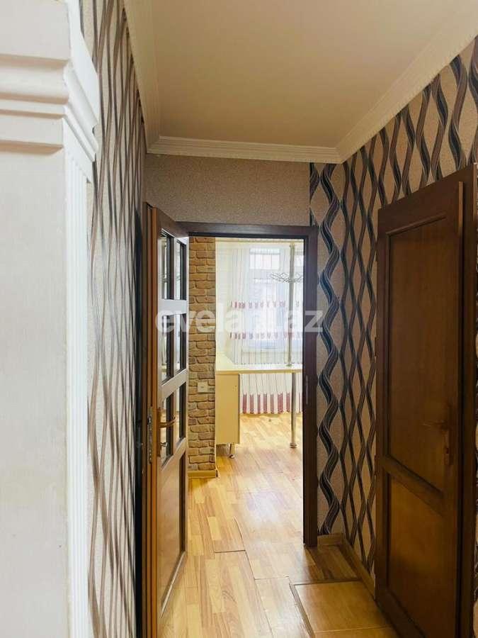 Satılır, köhnə tikili, 3 otaqlı, 70 m², Bakı, Yasamal r, Elmlər Akademiyası m.