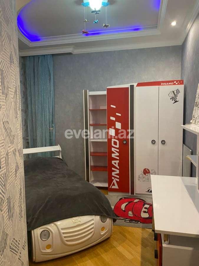 Kirayə verilir, köhnə tikili, 4 otaqlı, 135 m², Yasamal r, Elmlər Akademiyası m.