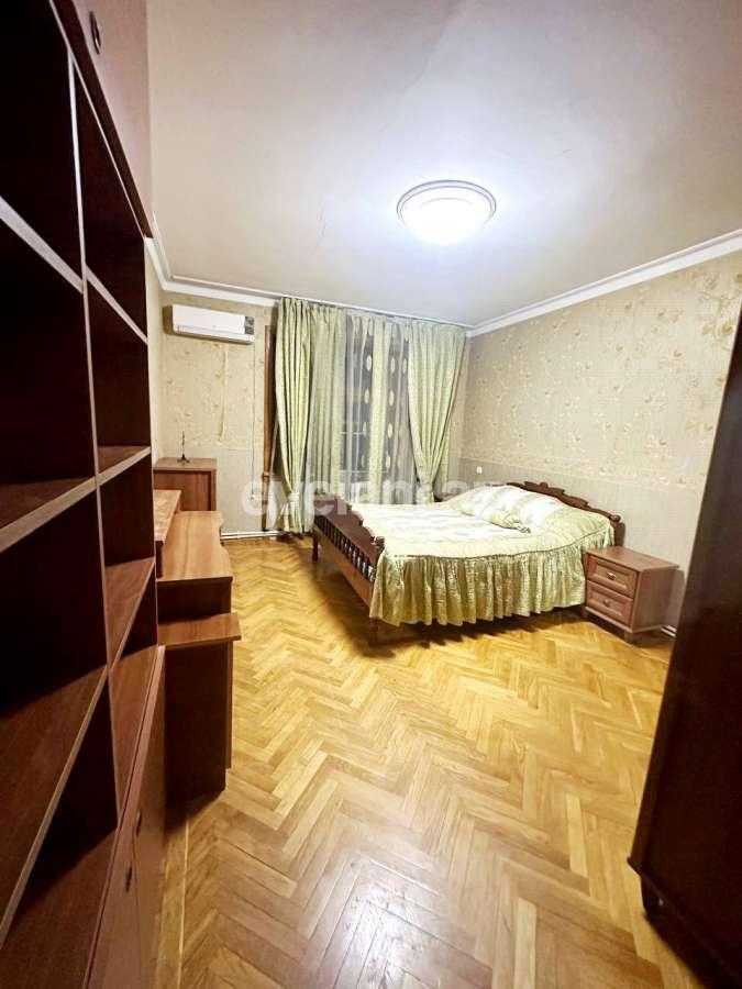 Kirayə verilir, köhnə tikili, 4 otaqlı, 100 m², Bakı, Yasamal r, Elmlər Akademiyası m.