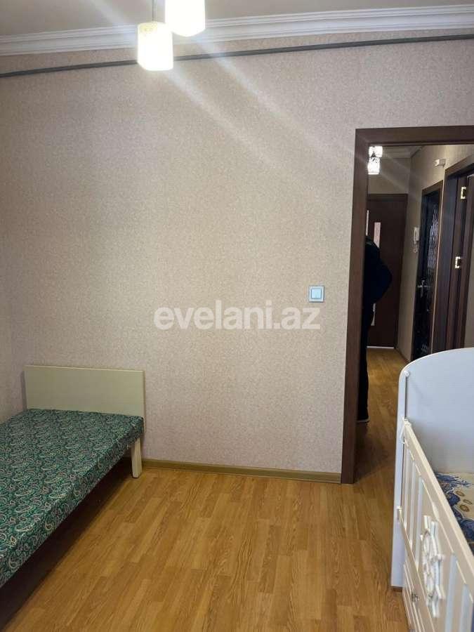 Satılır, köhnə tikili, 3 otaqlı, 60 m², Bakı, Nizami r, Xalqlar Dostluğu m.