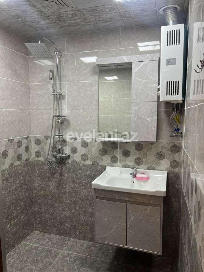 Satılır, köhnə tikili, 3 otaqlı, 60 m², Bakı, Nizami r, Xalqlar Dostluğu m.