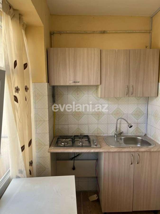 Satılır, köhnə tikili, 3 otaqlı, 60 m², Bakı, Nizami r, Xalqlar Dostluğu m.