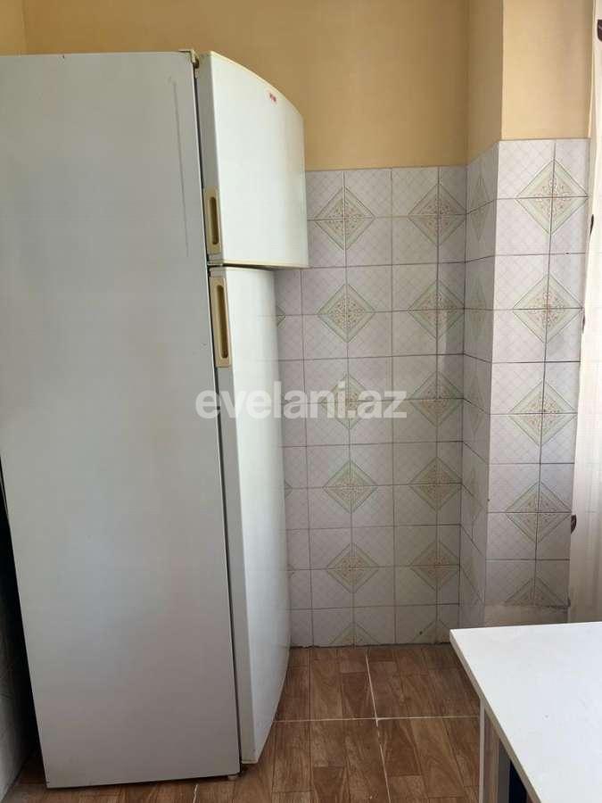 Satılır, köhnə tikili, 3 otaqlı, 60 m², Bakı, Nizami r, Xalqlar Dostluğu m.