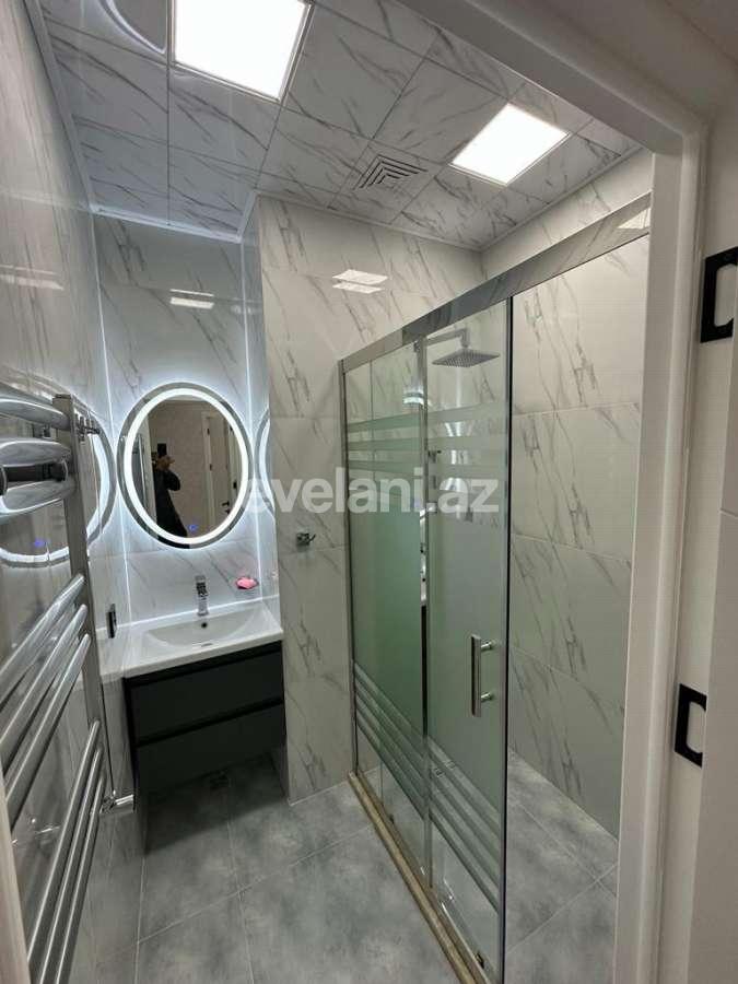 Kirayə verilir, yeni tikili, 1 otaqlı, 65 m², Bakı, Nizami r, Qara Qarayev m.