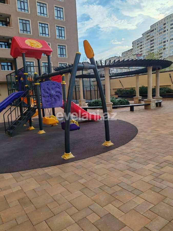 Satılır, yeni tikili, 2 otaqlı, 67 m², Bakı, Binəqədi r, 8-ci mikrorayon q, Azadlıq prospekti m.