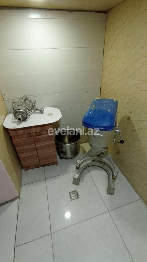 Satılır, ofis, 7 otaqlı, 130 m², Bakı, Binəqədi r, 9-cu mikrorayon q, Memar Əcəmi m.