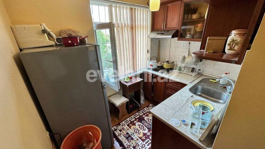 Продаётся, вторичка, 2-комнаты, 50 m², Баку, Ясамальский r, Ясамал p, Элмляр Академиясы m.