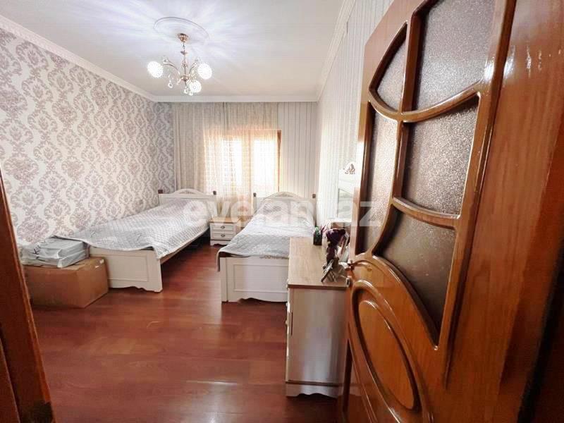 Sale, old building, 3 room, 80 m², Baku, Surakhani r, Yeni Guneshli d, Khalglar Doslugu m.