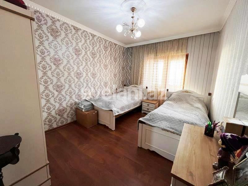 Sale, old building, 3 room, 80 m², Baku, Surakhani r, Yeni Guneshli d, Khalglar Doslugu m.