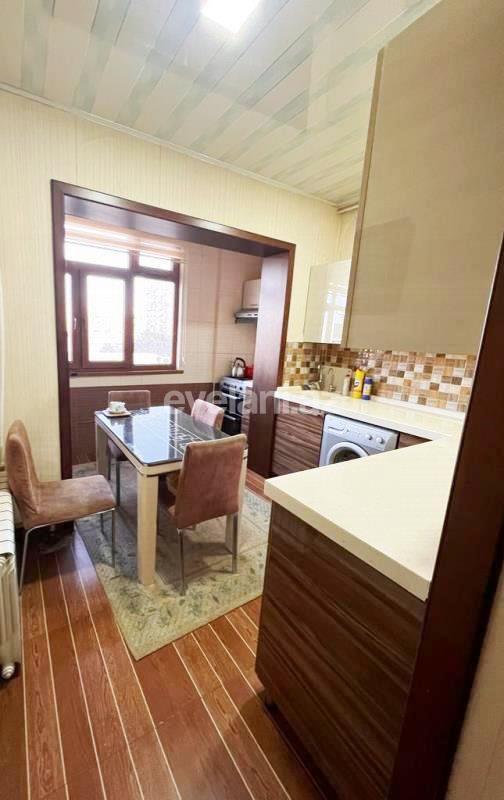 Sale, old building, 3 room, 80 m², Baku, Surakhani r, Yeni Guneshli d, Khalglar Doslugu m.