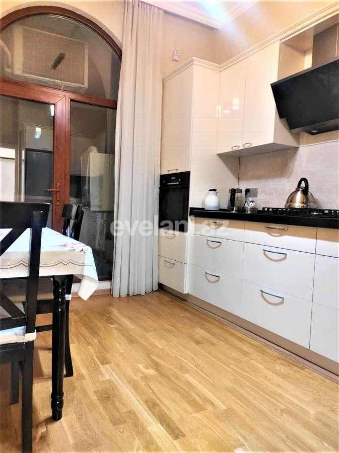Satılır, yeni tikili, 2 otaqlı, 70 m², Bakı, Nizami r, Qara Qarayev m.