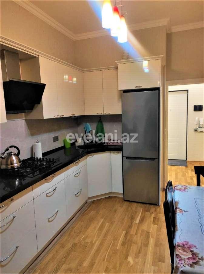 Satılır, yeni tikili, 2 otaqlı, 70 m², Bakı, Nizami r, Qara Qarayev m.