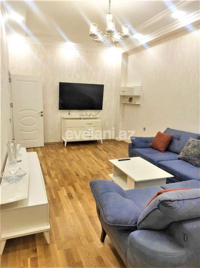 Satılır, yeni tikili, 2 otaqlı, 70 m², Bakı, Nizami r, Qara Qarayev m.