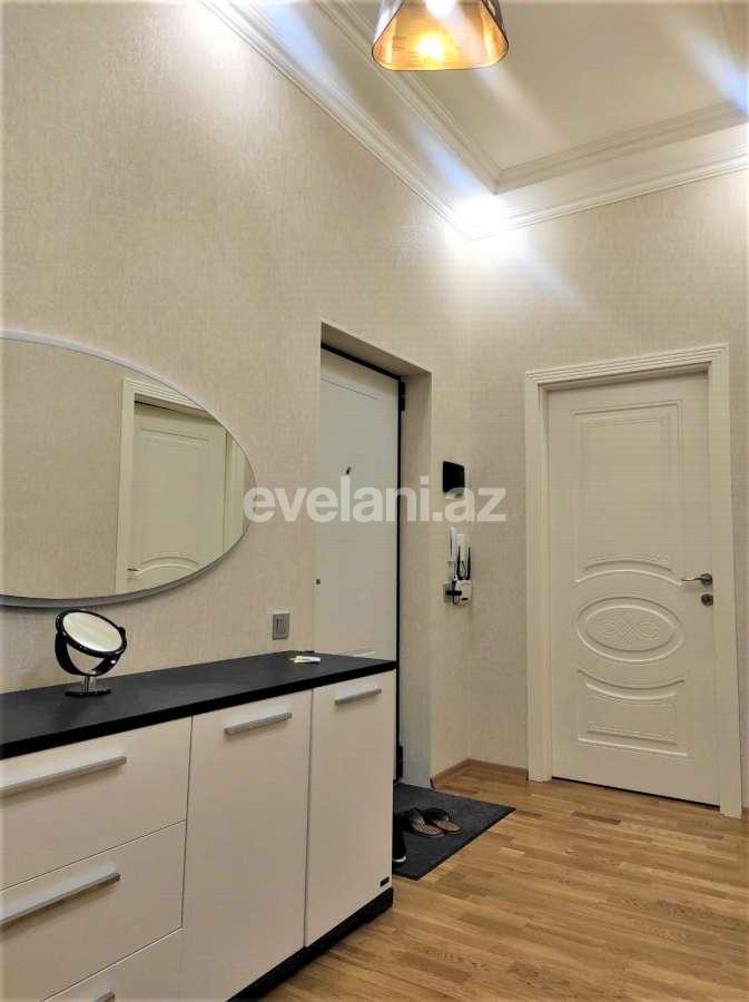 Satılır, yeni tikili, 2 otaqlı, 70 m², Bakı, Nizami r, Qara Qarayev m.