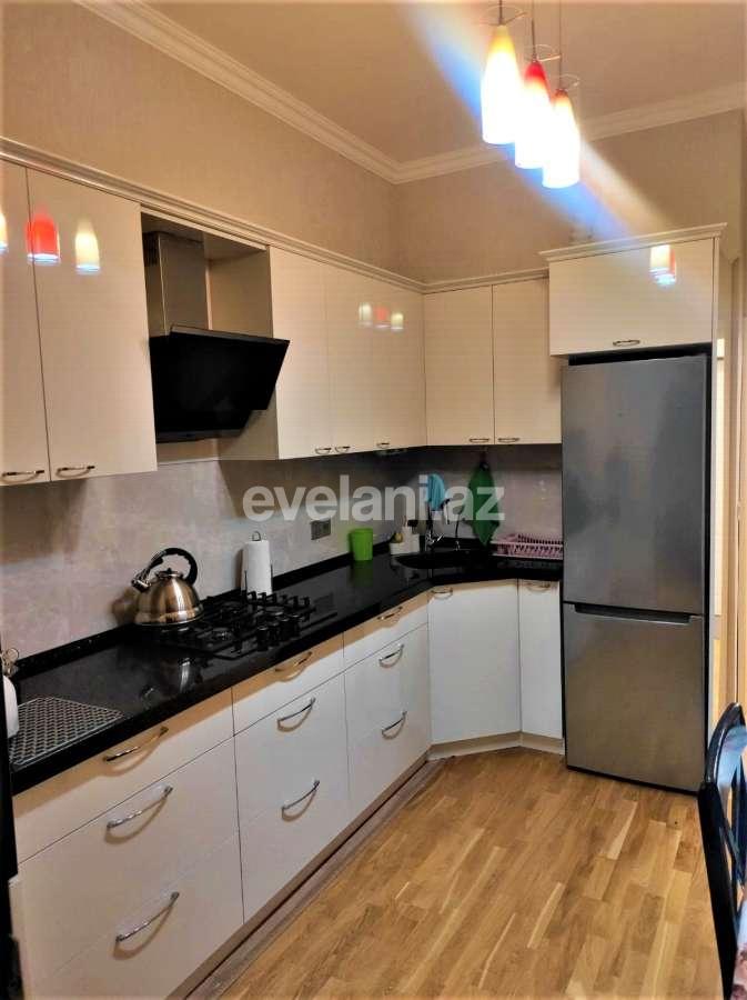 Satılır, yeni tikili, 2 otaqlı, 70 m², Bakı, Nizami r, Qara Qarayev m.