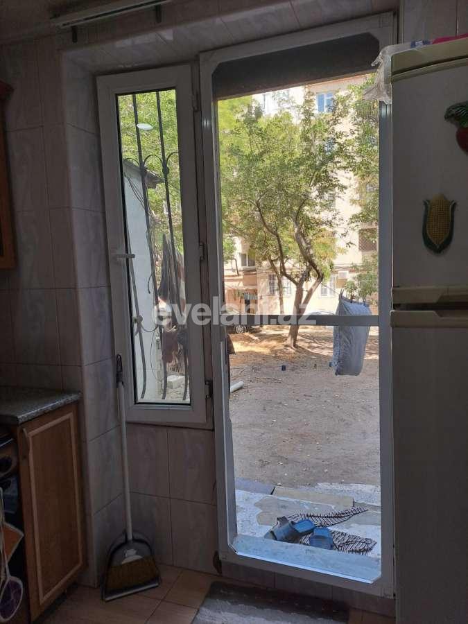 Satılır, köhnə tikili, 3 otaqlı, 60 m², Bakı, Nizami r, Qara Qarayev m.