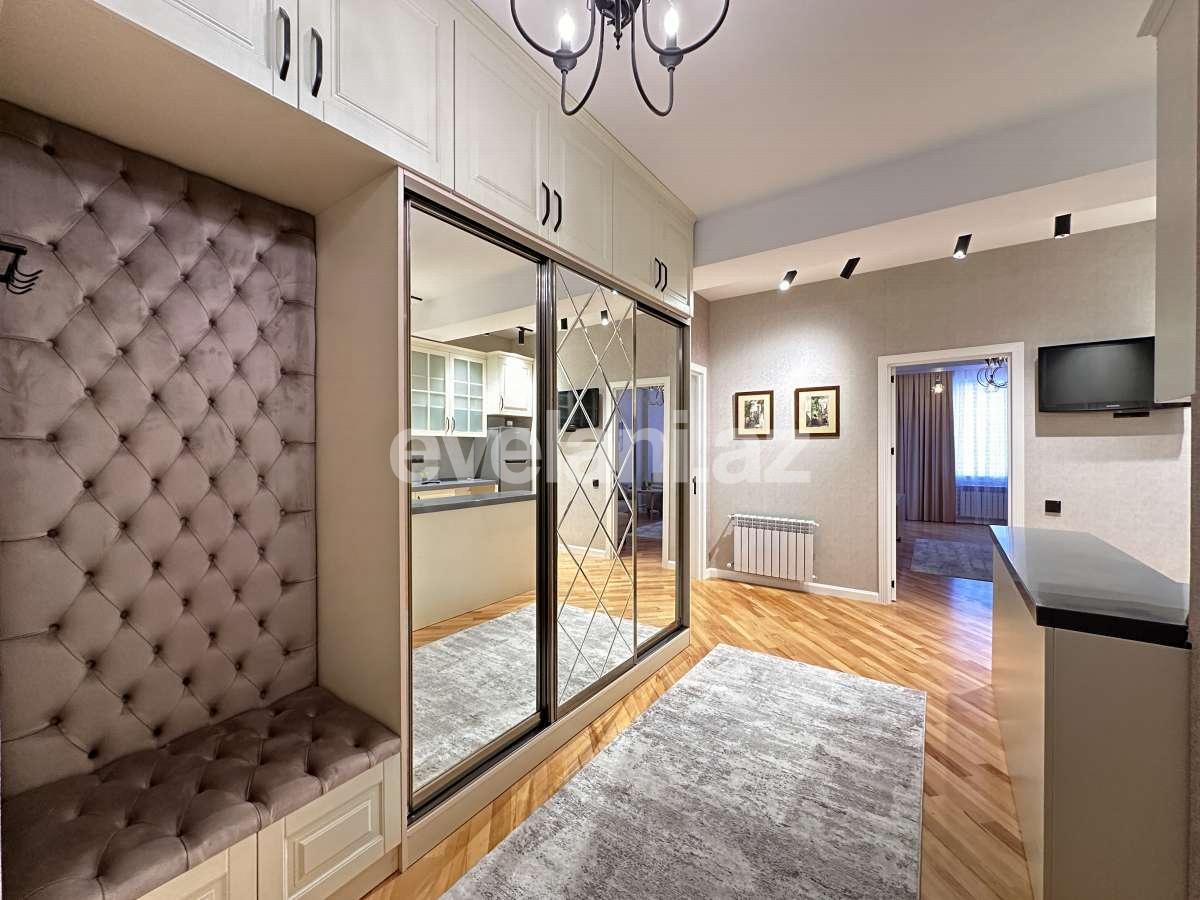 Satılır, yeni tikili, 2 otaqlı, 70 m², Bakı, Nizami r, 8-ci kilometr q, Qara Qarayev m.